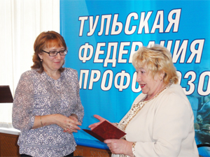 Вручение свидетельств «Основы профсоюзного движения» Вручение свидетельств «Основы профсоюзного движения»